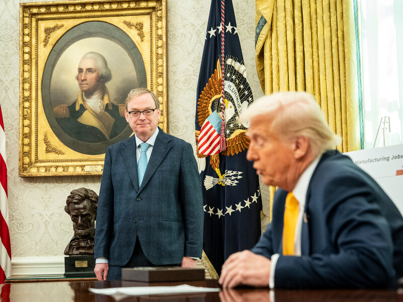 Hassett’s Rise? Is Kevin Hassett the Fed’s Next Boss? Trump Drops Public HintZ?